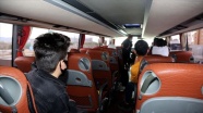 Sahte seyahat belgeleriyle otobüsle Van&#039;a gelen 22 kişi yakalandı