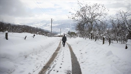 Sakarya, Bolu ve Düzce'nin yüksek kesimlerini kaplayan kar havadan görüntülendi