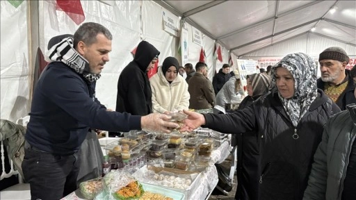 Sakarya'da 152 sivil toplum kuruluşunun desteğiyle Gazze'ye destek kermesi başlatıldı