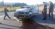 Sakarya'da otomobil ile traktör çarpıştı: 4 yaralı