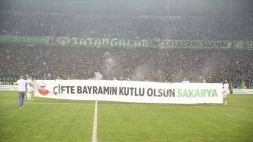 Sakaryaspor, şampiyonluk kupasına kavuştu