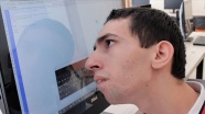 Serebral palsili genç burnuyla hayallerini tasarlıyor