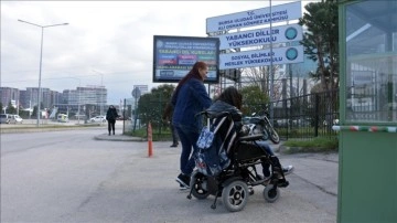 Serebral palsili Sevcan'ın üniversite hayali annesinin fedakarlığıyla gerçek oldu