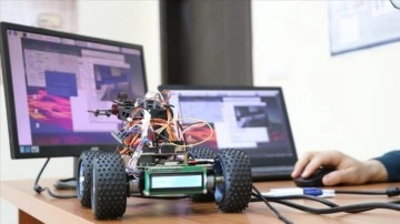 Siirt Üniversitesinde uzaktan kontrollü bomba imha robotu geliştirildi