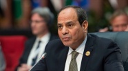 'Sisi anayasa değişikliği ile kendini garantiye alıyor'