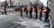 Sivas’ta etkili olan yoğun kar yağışı sonrası 844 köy yolu ulaşıma kapandı