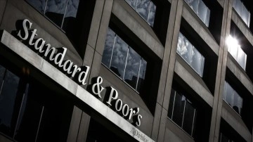 S&P, İtalya'nın kredi notu görünümünü pozitiften durağana çevirdi