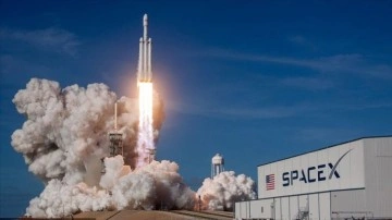 SpaceX'in eski çalışanları "haksız yere" kovuldukları gerekçesiyle Elon Musk'ı d