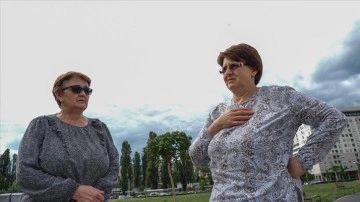 Srebrenitsa Soykırımı'nda ailelerini kaybeden iki kız kardeşin acısı geçen 29 yıla rağmen hala