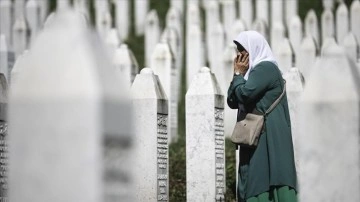 Srebrenitsa'da yarın düzenlenecek anma töreni için hazırlıklar sürüyor