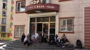 STK&#039;lardan Diyarbakır annelerinin oturma eylemine destek