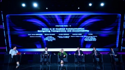 Stratcom Summit'24'te "yapay zekada iletişim etiği ve şeffaflık" konusu ele alın