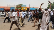 Sudan'da binlerce eylemci sivil yönetim talebiyle sokaklara indi