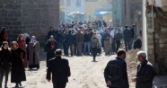 Sur’da yasağın kalktığı mahalle ve sokaklara vatandaşlar akın etti