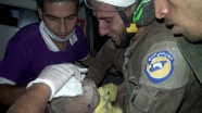Suriye'de 1 aylık bebek enkazdan sağ çıkarıldı
