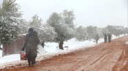Suriye'de kar yağışı çileye dönüştü