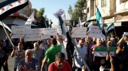 Suriye'de rejim karşıtı gruplar arasındaki çatışmalar protesto edildi