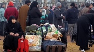 Suriye rejiminin kuşattığı Vaer ilçesinde tahliyeler başladı