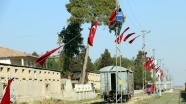 Suriye sınırı Türk bayraklarıyla donatıldı