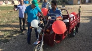 Suriyeli aileye elektrikli araç
