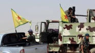Suriyeli Hristiyanlar YPG/PKK'nın okullarını kapatmasını protesto etti