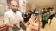 Suriyeli öğrenciler 'robotik el' yaptı