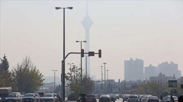 Tahran'da hava kirliliği "kırmızı alarm" seviyesinde