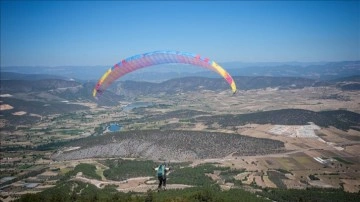 "Take Off Bilecik" yamaç paraşütü etkinliğinde 110 sporcu uçuş yaptı