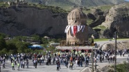 Tarihi Zeynel Bey Türbesi yeni yerine taşındı