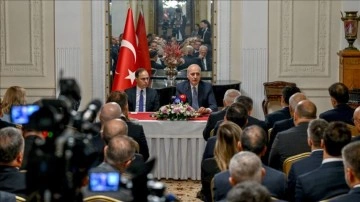 TBMM Başkanı Kurtulmuş, Moskova’da Rus-Türk İş Adamları Birliği üyeleriyle bir araya geldi