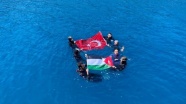 TDV gönüllüleri dalış yaparak Filistin bayrağı açtı