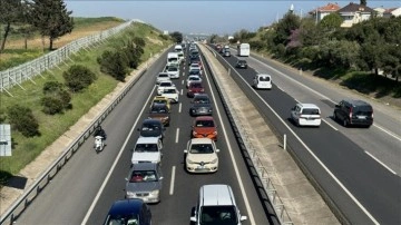 Tekirdağ-İstanbul yolunda trafik yoğunluğu yaşanıyor