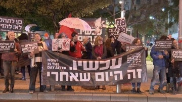 Tel Aviv'de İsrail'in Gazze'ye saldırılarına karşı ateşkes çağrısıyla protesto