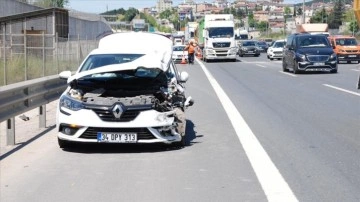 TEM Otoyolu'nda zincirleme kaza nedeniyle trafik yoğunluğu yaşandı