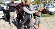 Teröristleri ülkeye sokan Suriyeli gemi personeli ile bir terörist tutuklandı