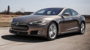 Tesla&#039;dan Otopilot kararı geldi