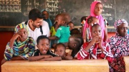 TİKA'nın gönüllü gençleri Nijer'de köy okulu ziyaret etti