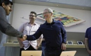 Apple CEO&#039;su Tim Cook: iPhone fiyatları ucuzlayacak!