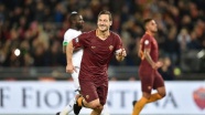 Totti attı Roma yarı finale yükseldi