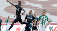 Trabzonspor Konya deplasmanından 1 puanla dönüyor