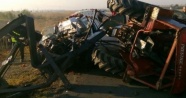 Traktör ile otomobil çarpıştı: 3 ölü, 3 yaralı