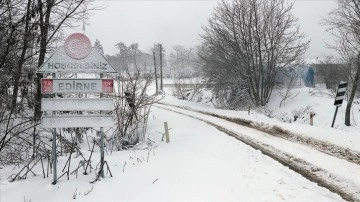 Trakya'da kar yağışı etkili oluyor