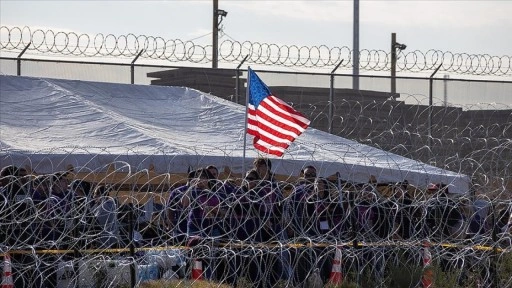 Trump, ABD'deki düzensiz göçmenlerin acil durum ilanı ile toplu sınır dışı edileceğini doğrulad