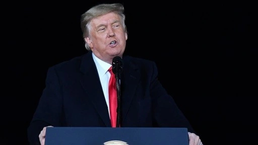 Trump, Panama Kanalı ve Grönland'ı kontrol edebilmek için asker kullanabileceğini ima etti