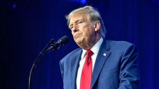 Trump'tan göçmenleri taşıyan uçakların ülkeye inişine izin vermeyen Kolombiya'ya tarife ya