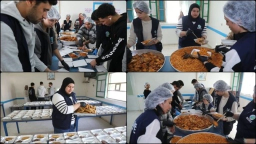 Tunus’un Binzert kentinde gönüllülerden ramazanda ihtiyaç sahiplerine sıcak iftar