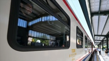 Turistik Tatvan Treni ikinci seferine törenle başladı