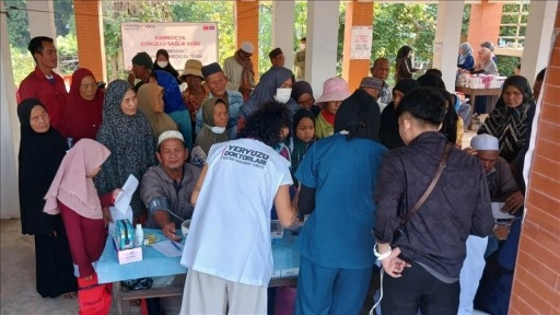 Türk doktorlar, TİKA'nın desteğiyle Kamboçya'da sağlık taramaları gerçekleştirdi