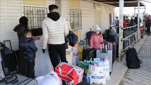 Türkiye'deki Suriyeliler ülkelerine dönüyor