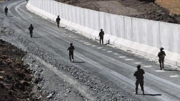 Türkiye düzensiz göçmen sınır dışı etmede geçen yıl Avrupa'yı ikiye katladı